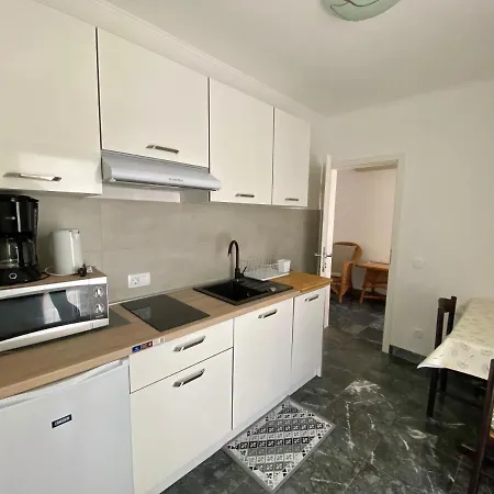 Nadia Apartment *